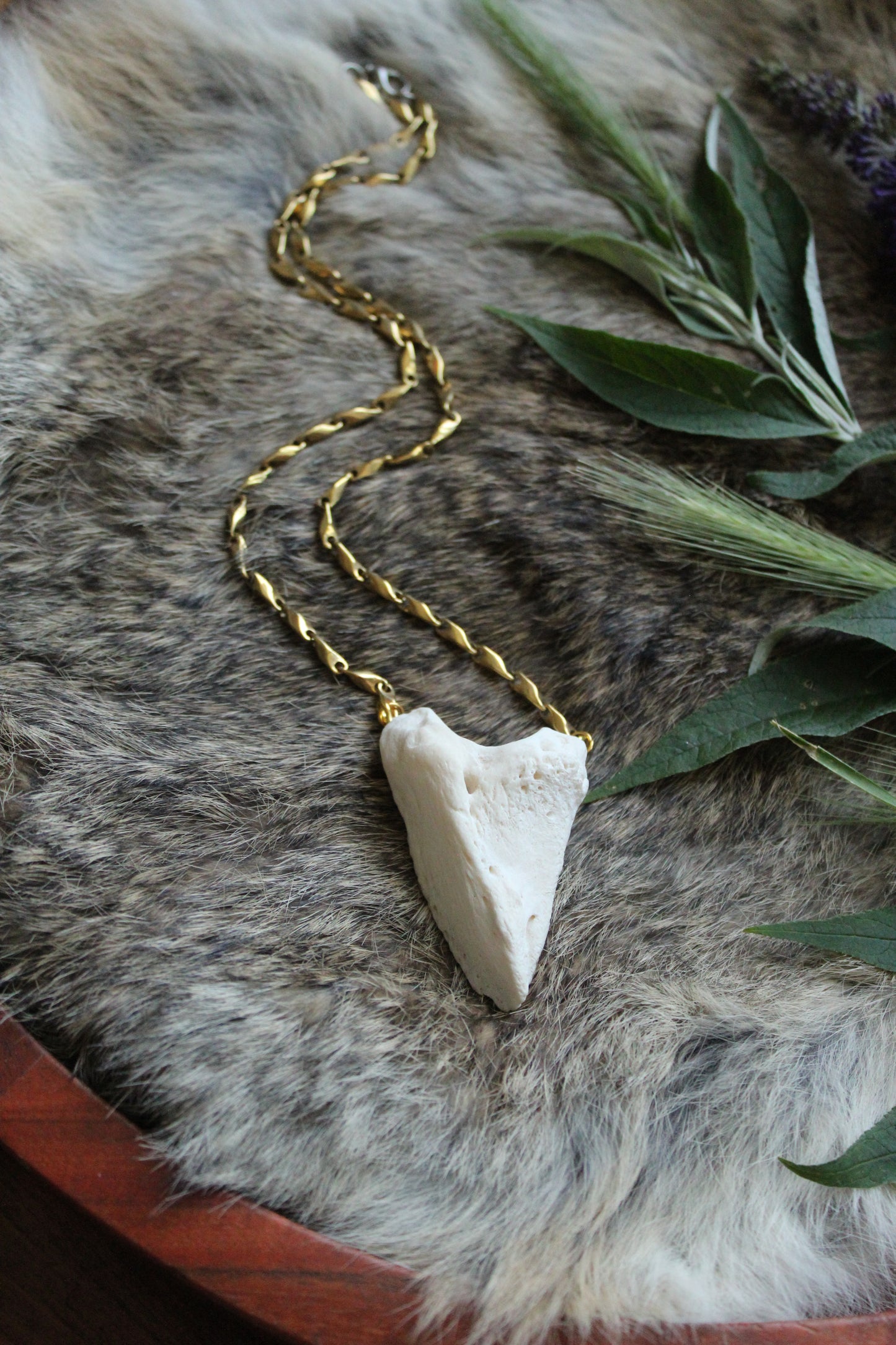 Chunky Elk Toe Necklace GP
