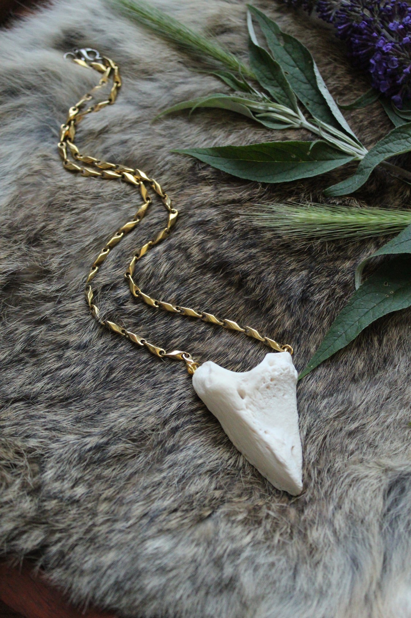 Chunky Elk Toe Necklace GP