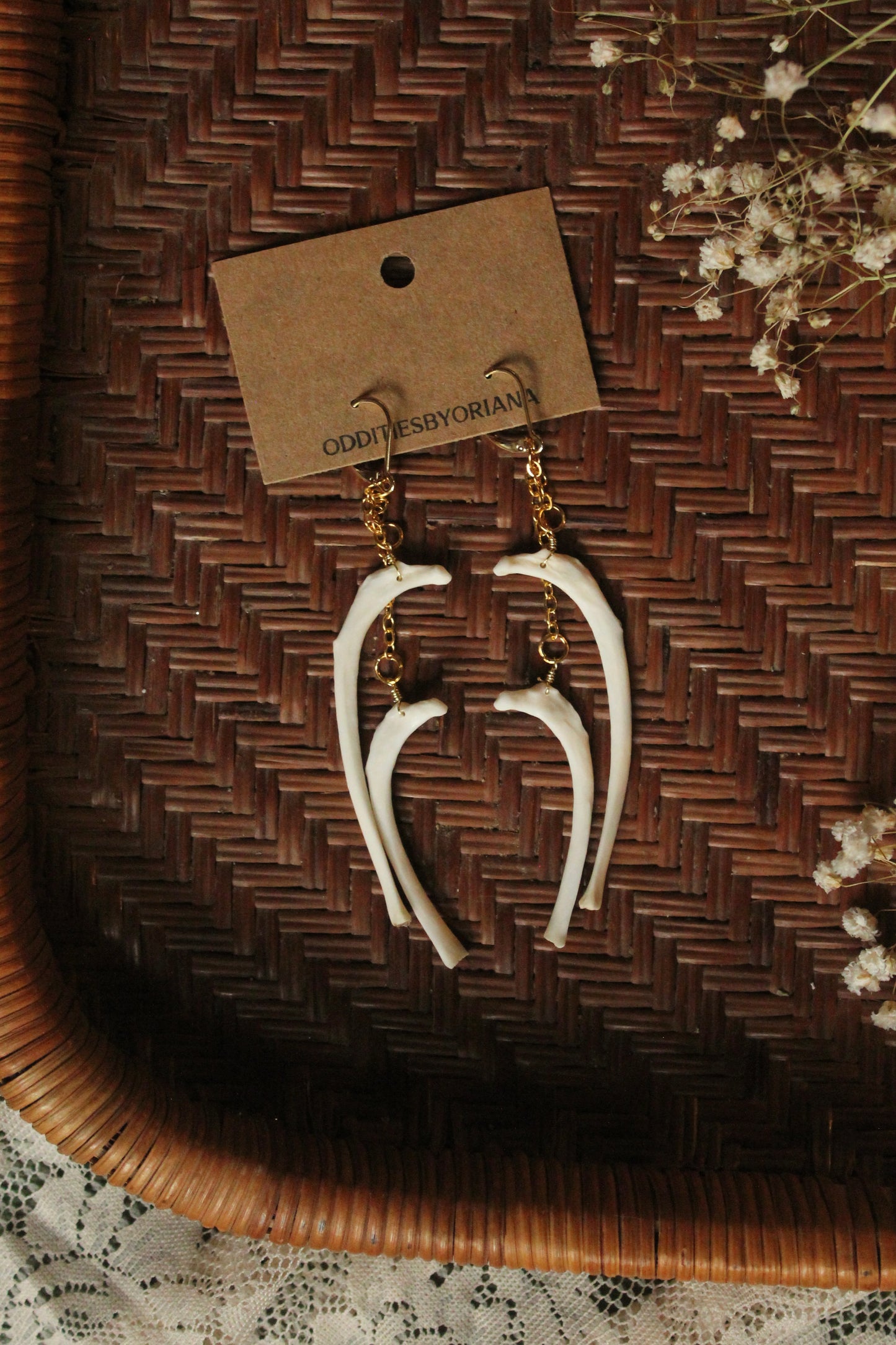 Cat Rib Dangly Earrings