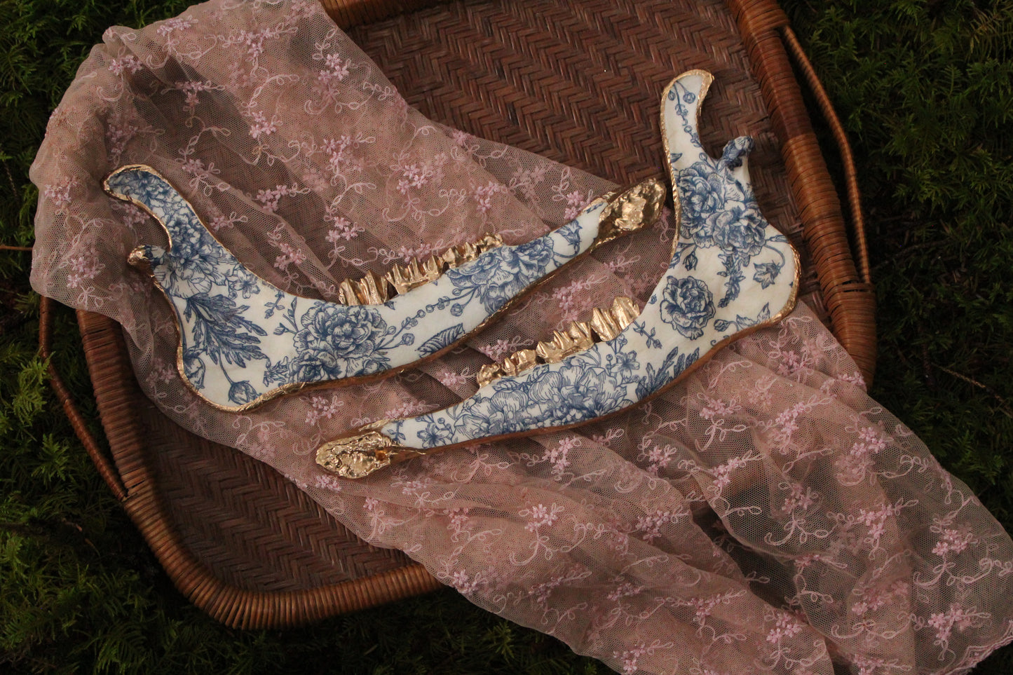 ‘Porcelain’ Elk Jaw Set