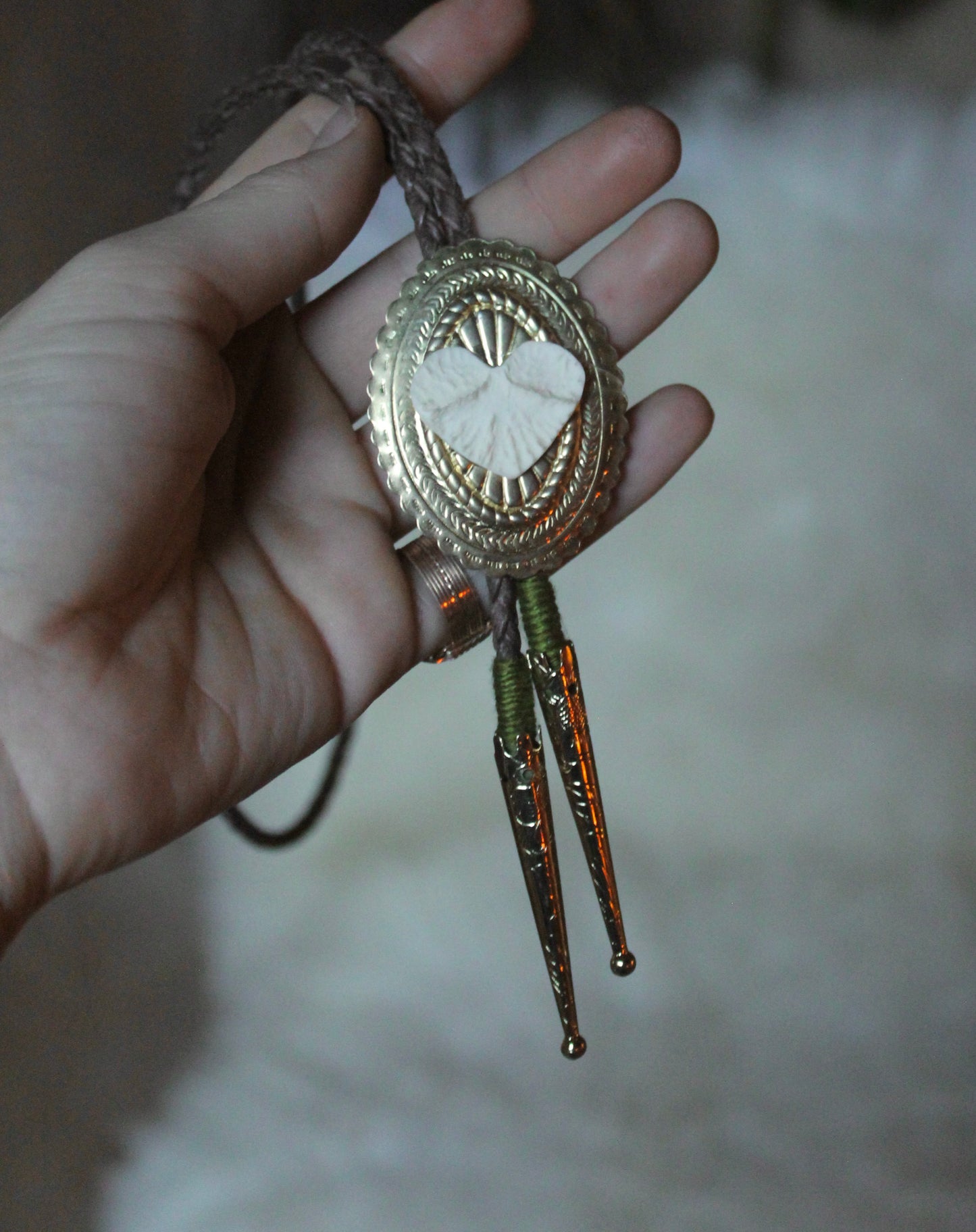 Vertebrae Cap Concho Bolo Tie