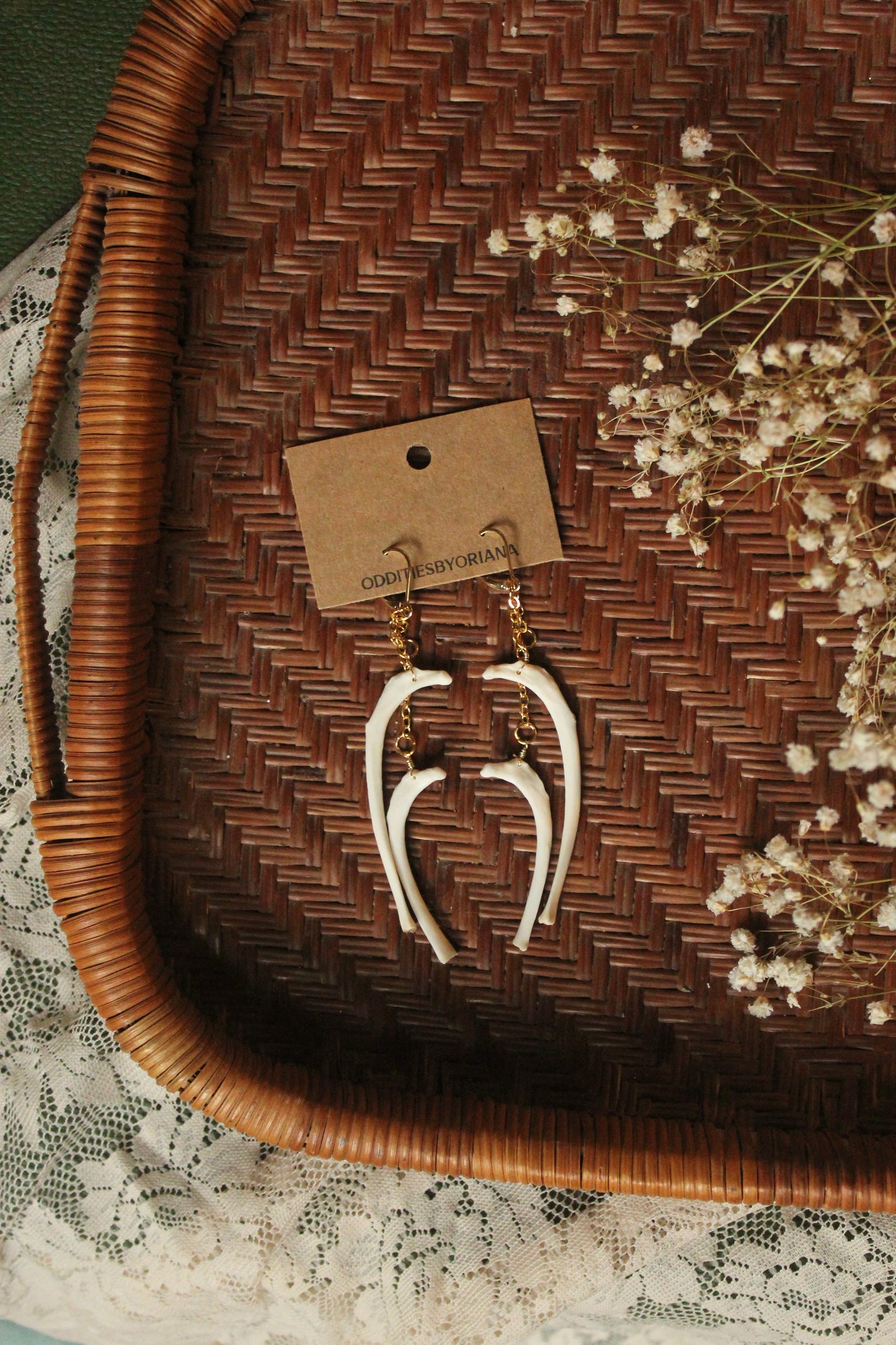Cat Rib Dangly Earrings